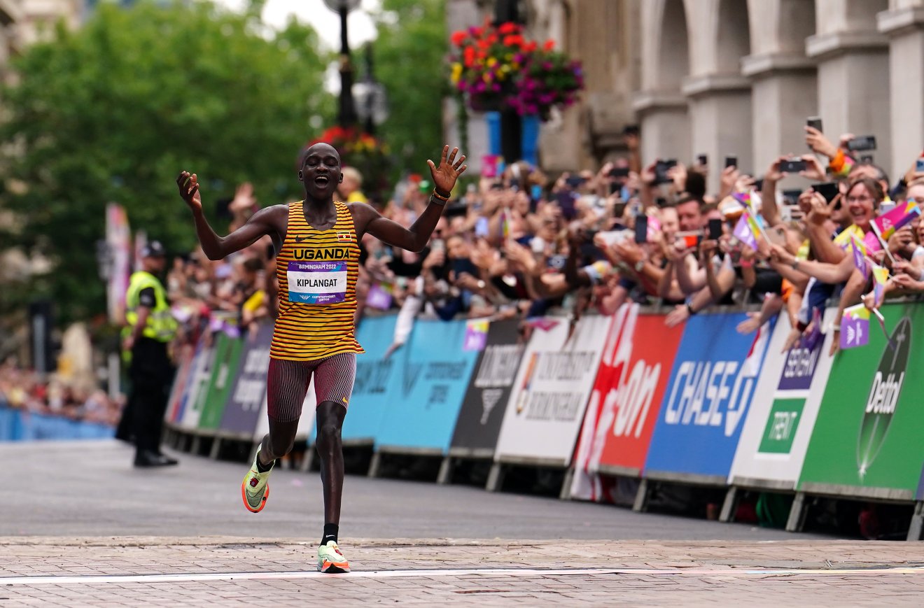 Victor Kiplangat wins Commonwealth Games marathon